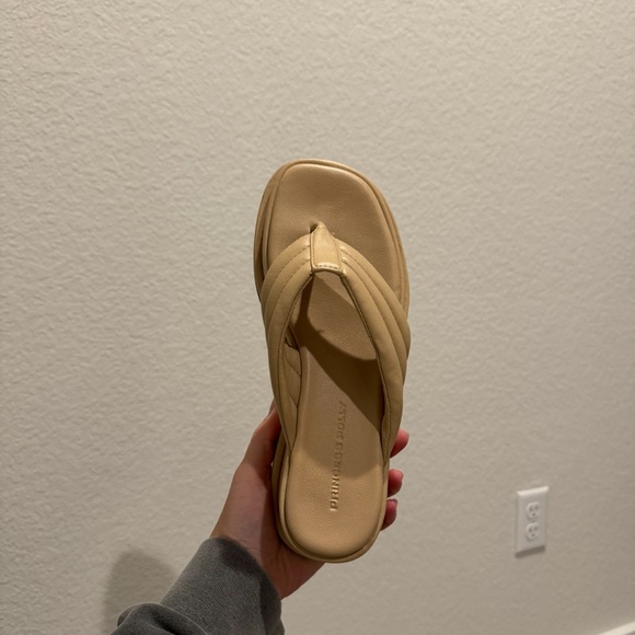 Princess Polly tan platform flip flops - Picture 6 of 14